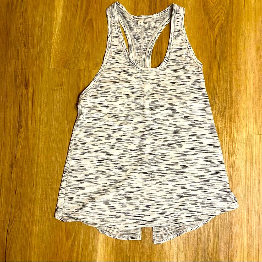 Lululemon Women’s Tank Top open back black & white